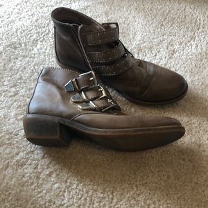 Women’s tan colored ankle boots